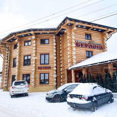 Hotel Berloga Pylypets Pilipets Esterno foto